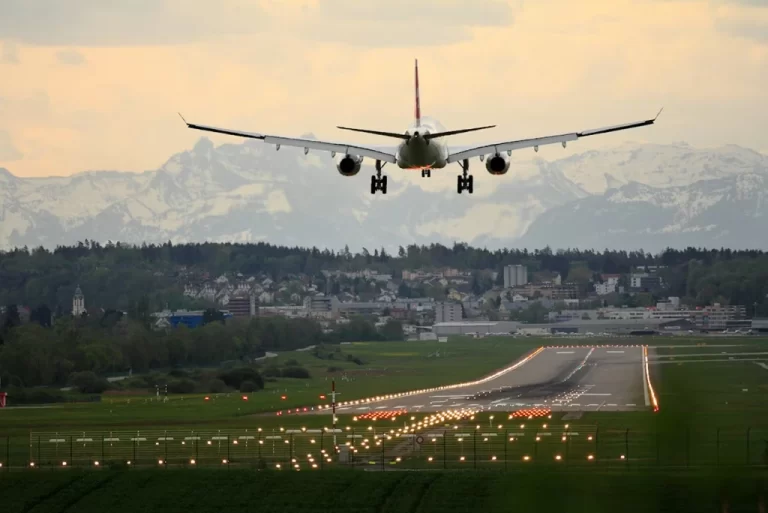 Read more about the article Heathrow Airport Fully Operational Despite Global Airspace Disruptions