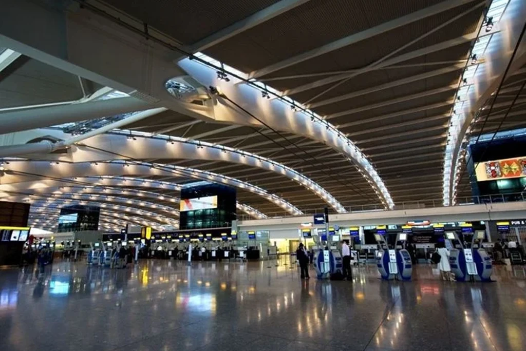 Read more about the article Heathrow Airport Continues to Drive Global Connectivity Despite Industry Challenges